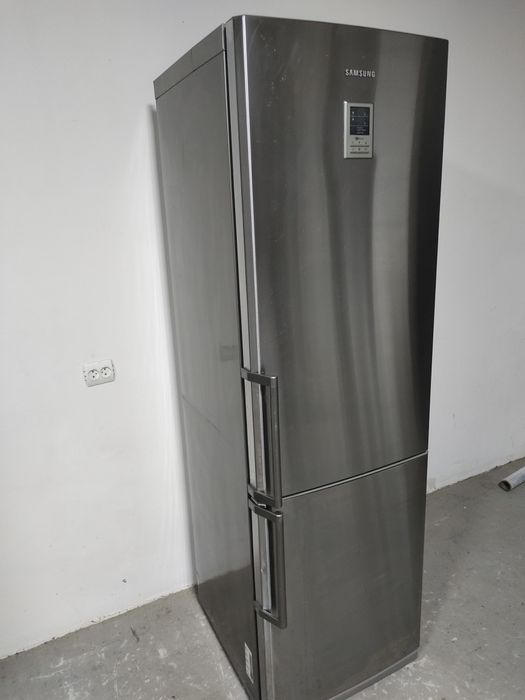 Холодильник Samsung 193  cm, з Європи, Nofrost