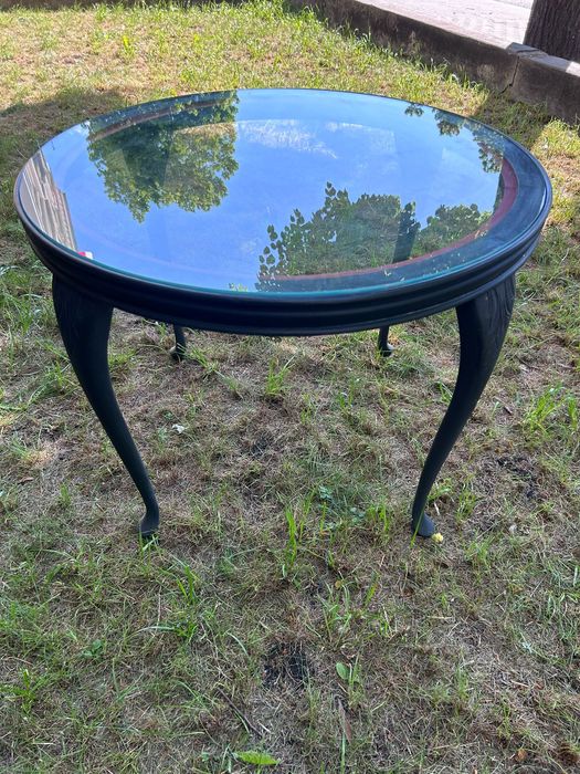 Śliczny stolik kawowy po renowacji