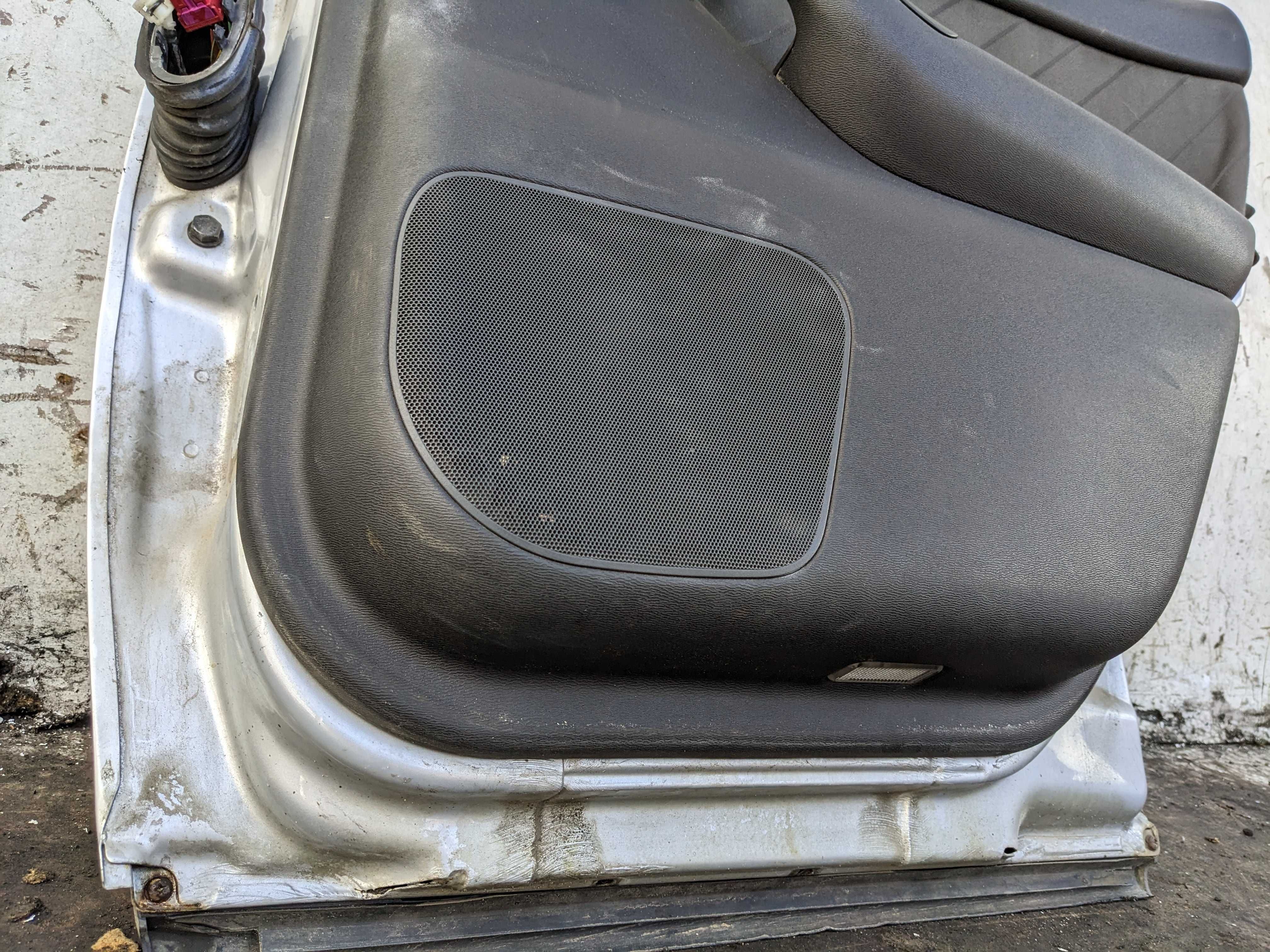 Audi A3 8L Drzwi Prawy Tył Prawe Tylne Lakier LY7M