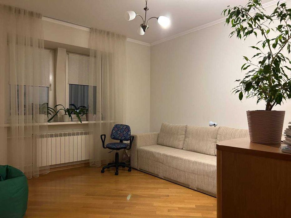 Продам видову трикімнатну квартиру Київ Левка Лук'яненка 29 Оболонь