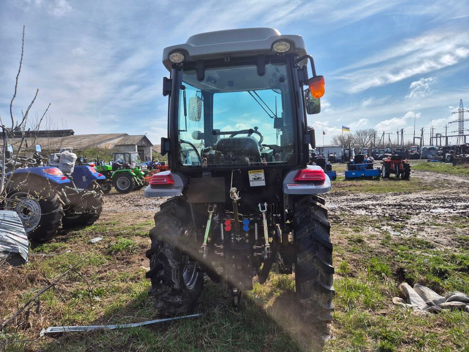 Трактор Скаут 404С ровный пол + камера заднего вида