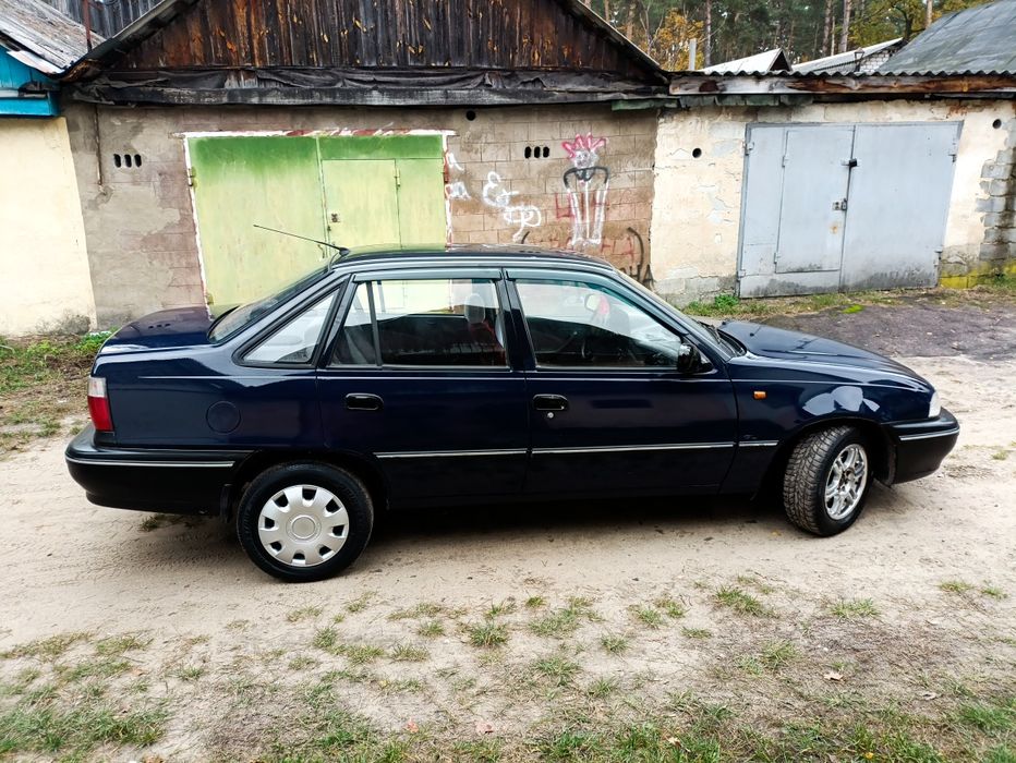 Продам авто всі питання за телефоном.