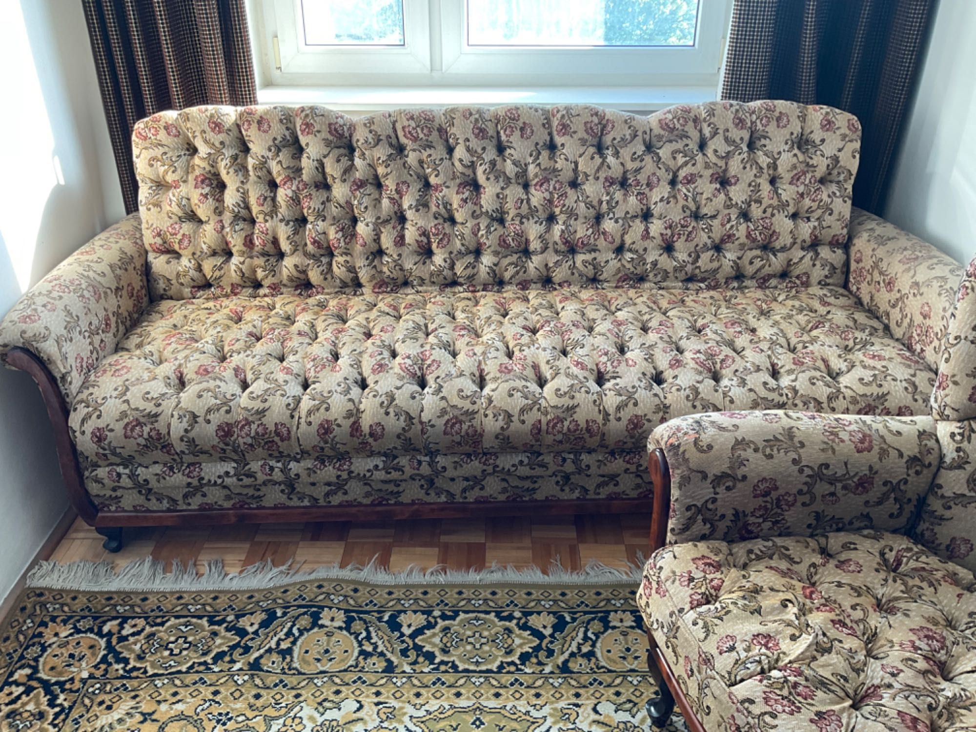 Komplet wypoczynkowy sofa rozkładana i dwa fotele w stylu ludwikowskim