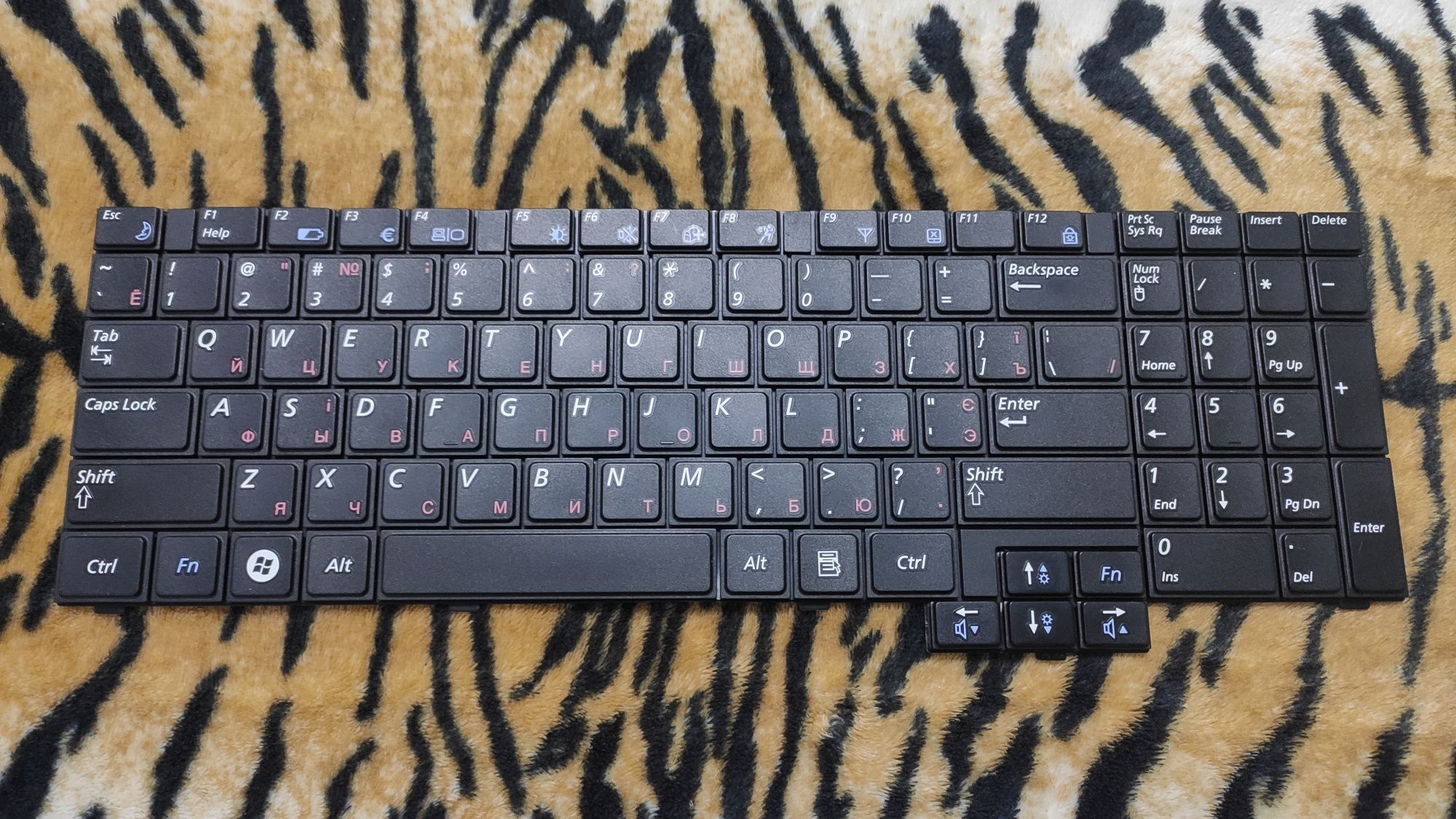 Клавиатура от ноутбука Самсунг R528 и т.д.