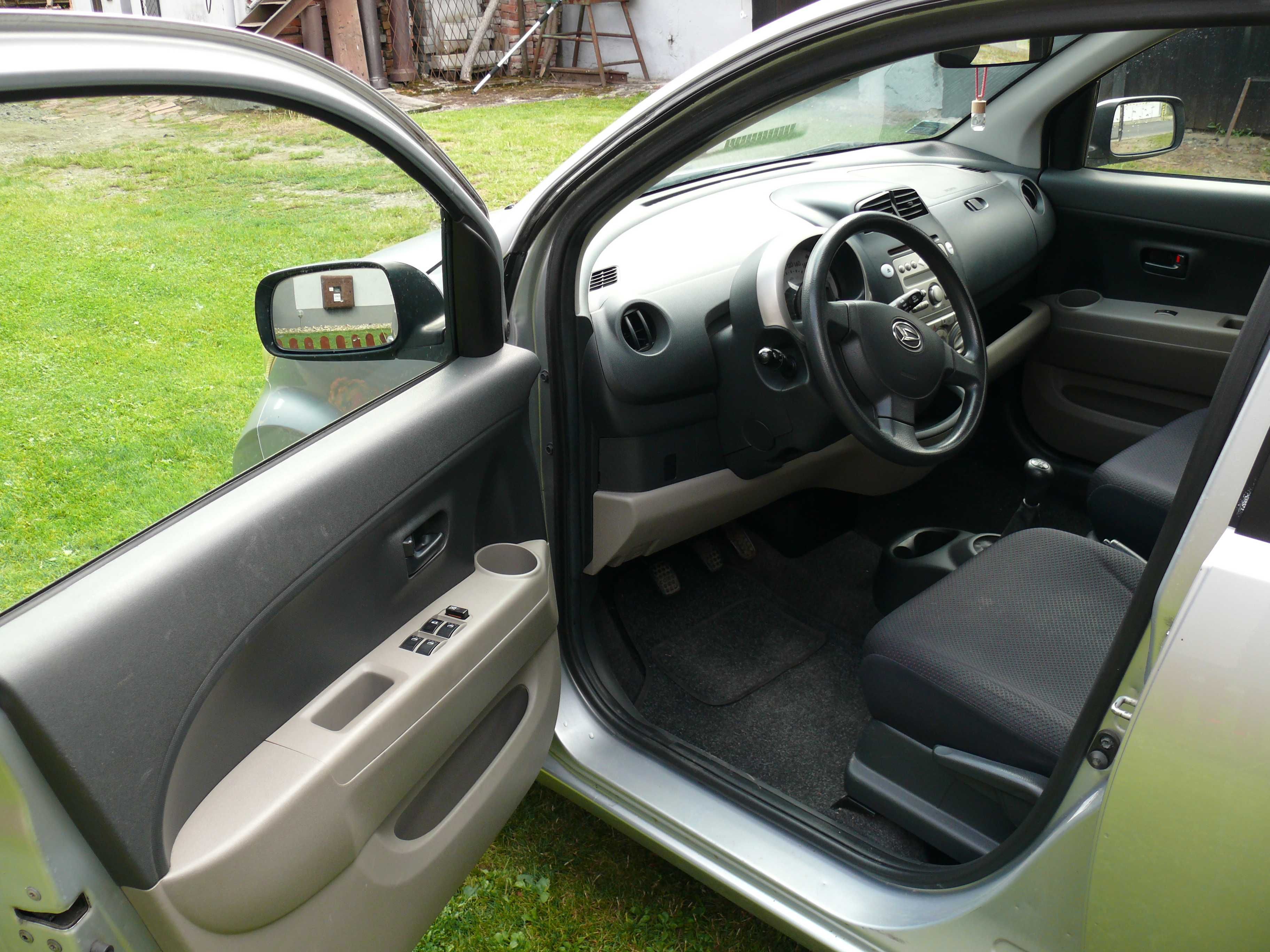 Daihatsu Sirion 1.0