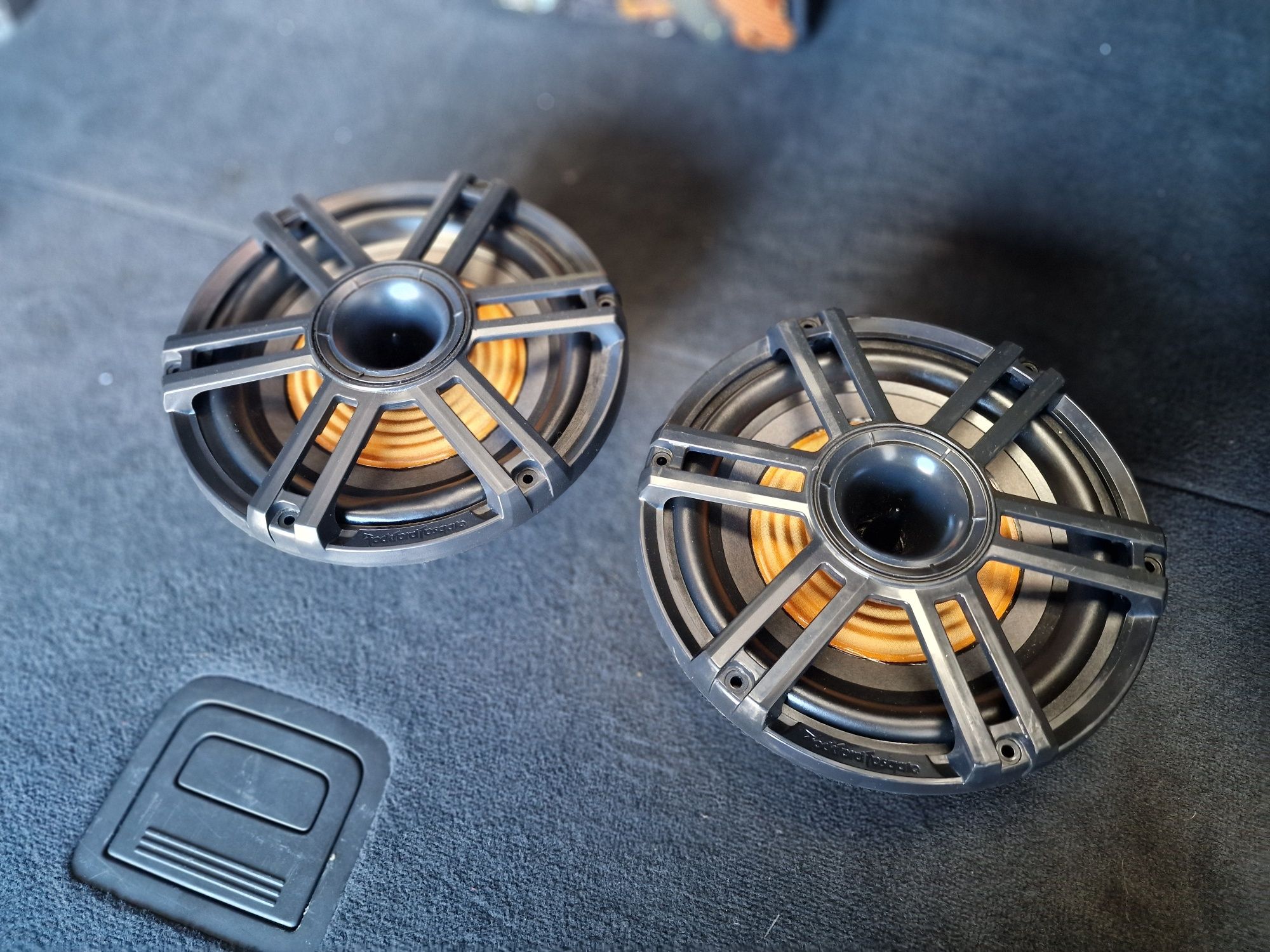 Skrzynia basowa subwoofer tuba Głośniki 20 cm Rockford Fosgate M2-8HB.