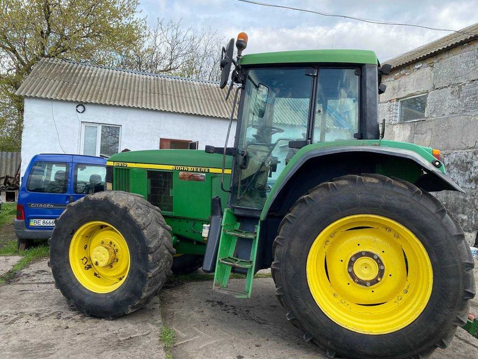 John Deere 6810 трактор сільськогосподарський