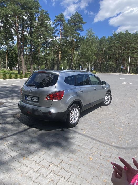 Продам Nissan Qashqai + 2
