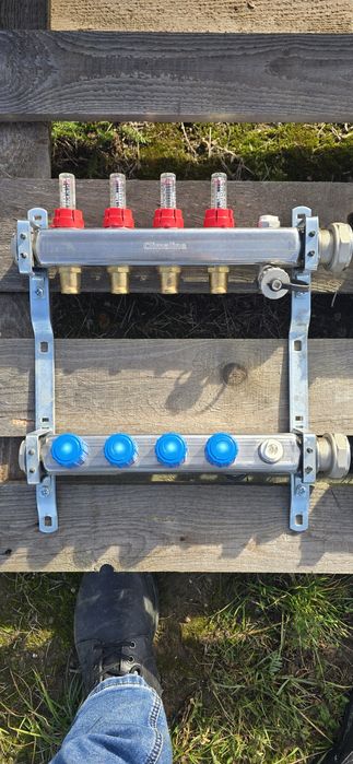 Rozdzielacz C.O. 4-obwodowy Stal nierdzewna