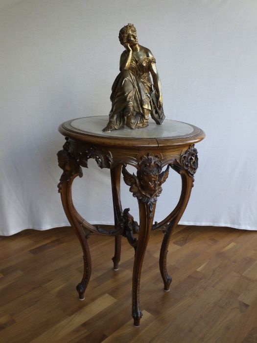 Stolik barokowy, bogato zdobiony antyk