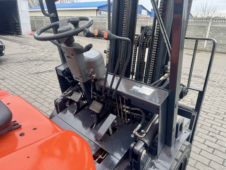 Навантажувач Doosan D30C Дизель Погрузчик