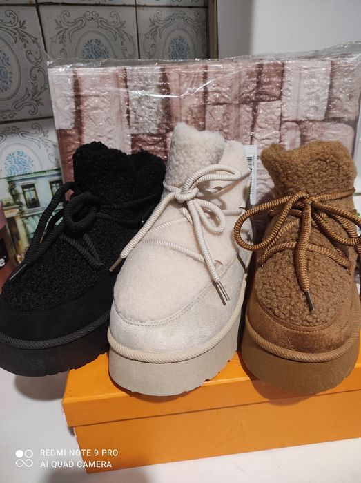 Продам женские угги.