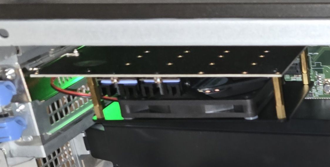 Adapter 4x NVMe PCI-e x16 z zestawem chłodzenia Savio AK-60