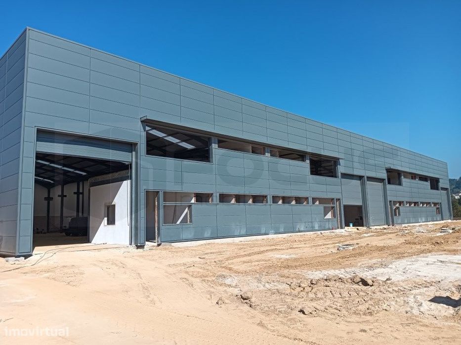 Unidade Industrial com 4 pavilhões, Zona industrial - Oliveira de A...