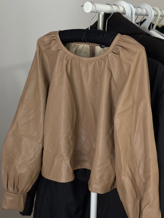 Шкіряна бежева сорочка Zara
