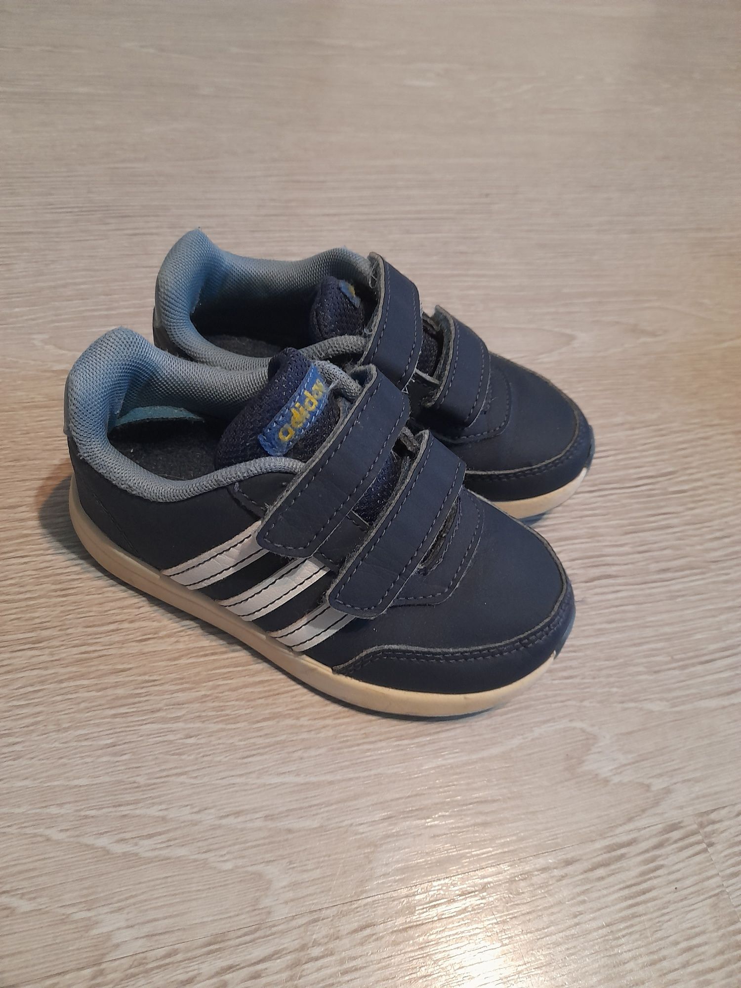 Buty Adidas w rozm 25