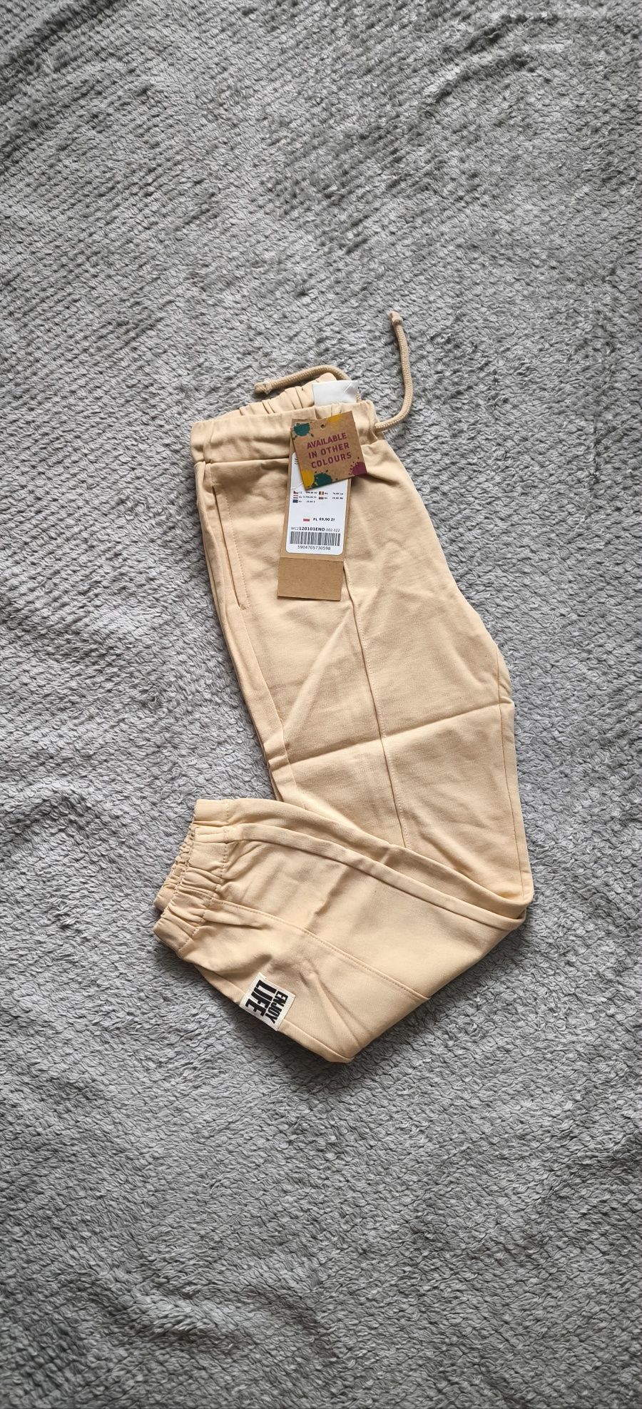 Nowe spodnie dresowe coccodrillo r. 122