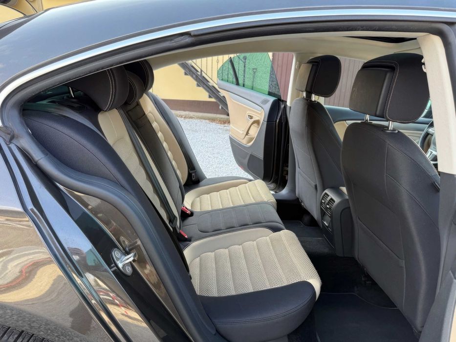 Volkswagen Passat CC      2015