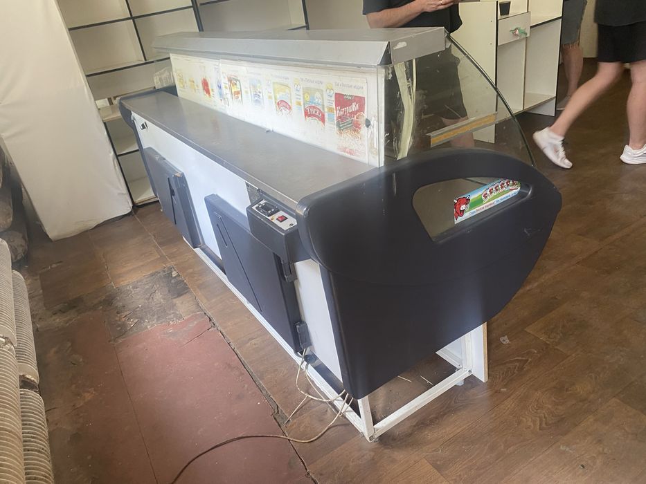 Продам холодильные витрины