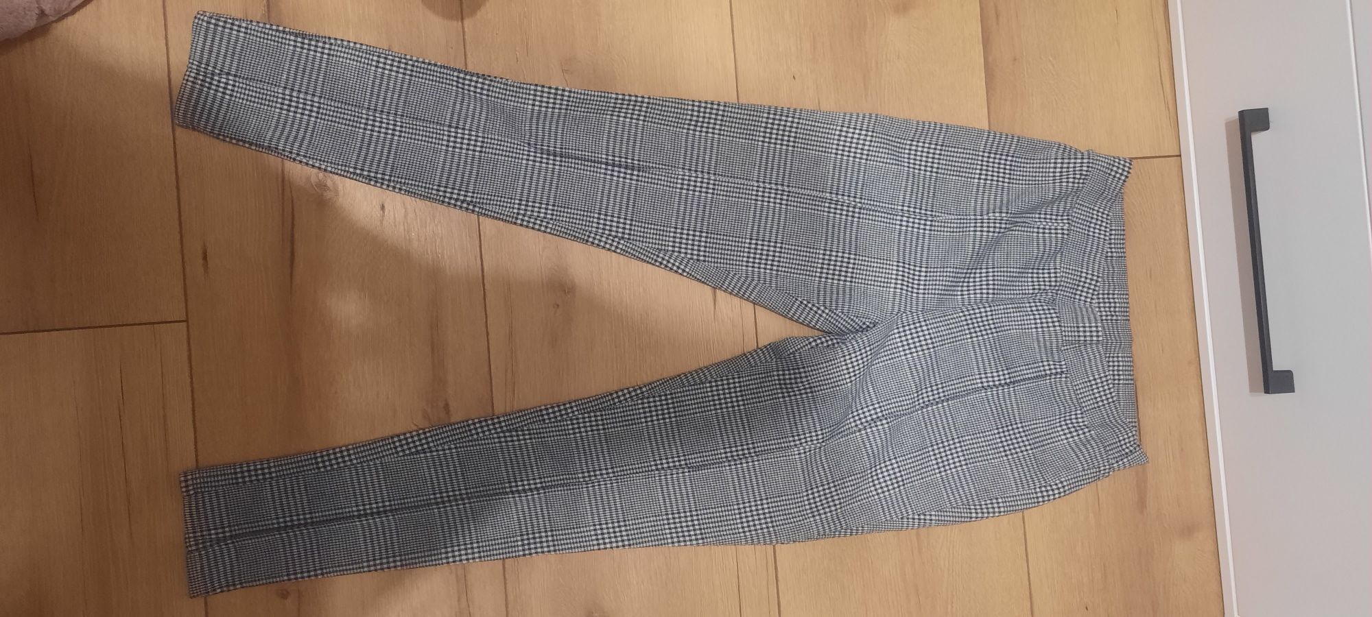 Spodnie z prostymi nogawkami w pepitkę rozmiar M