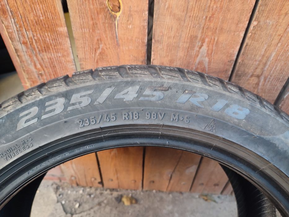 Dwie opony Pirelli Sottozero3 235/45/18 98V