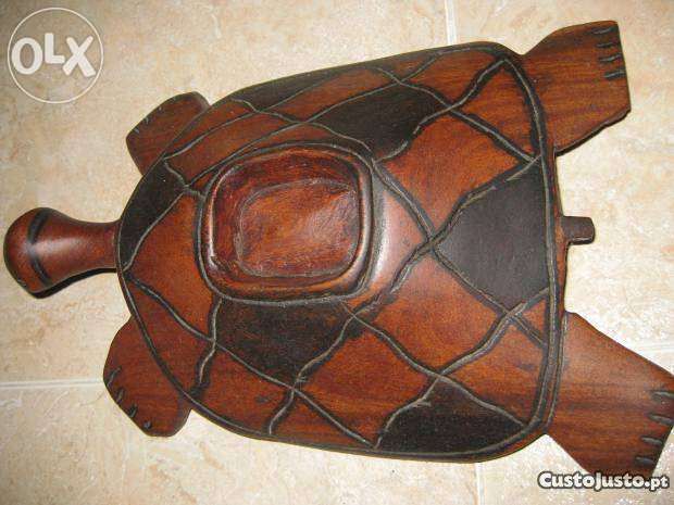 Tartaruga de madeira