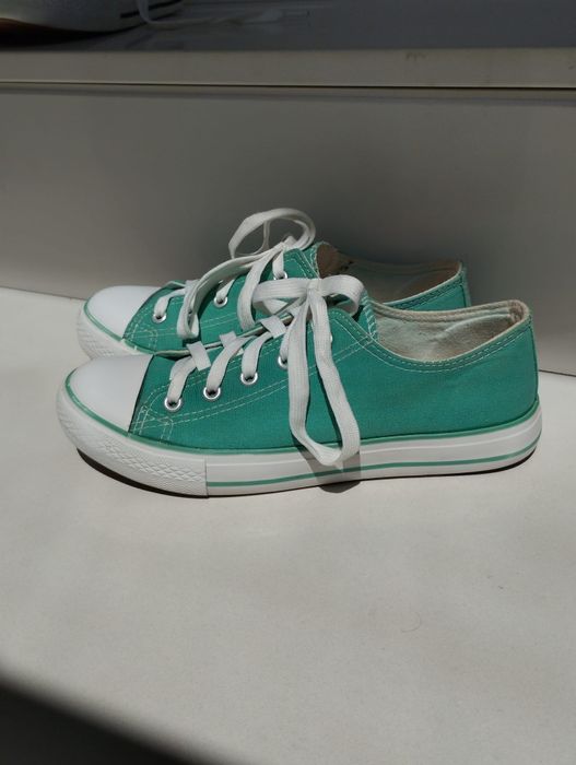 Sapatilhas tamanho 37, cor vede