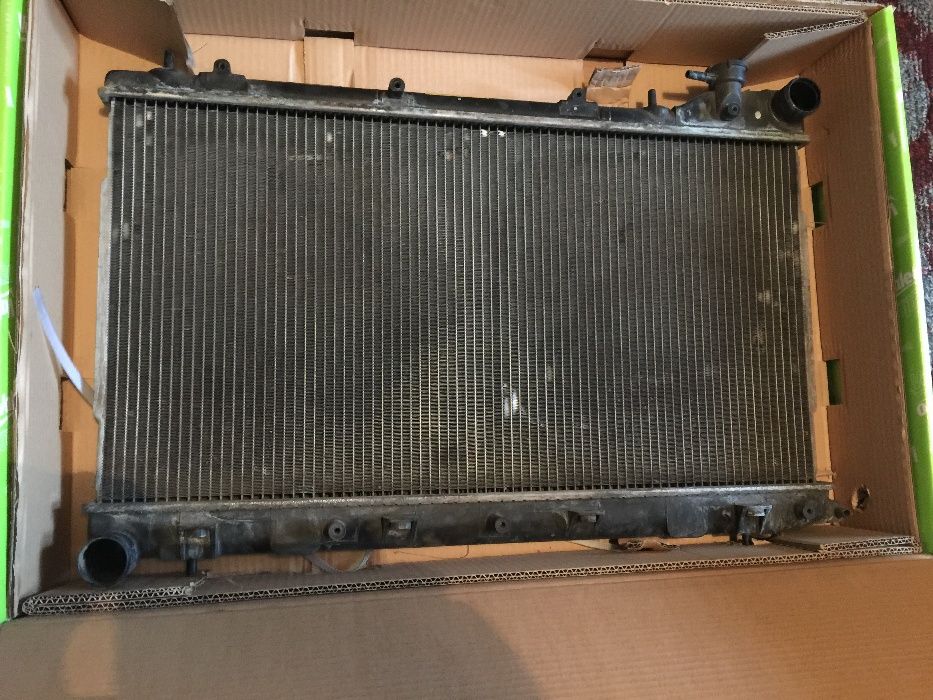 Радиатор охлаждения Subaru Forester S11