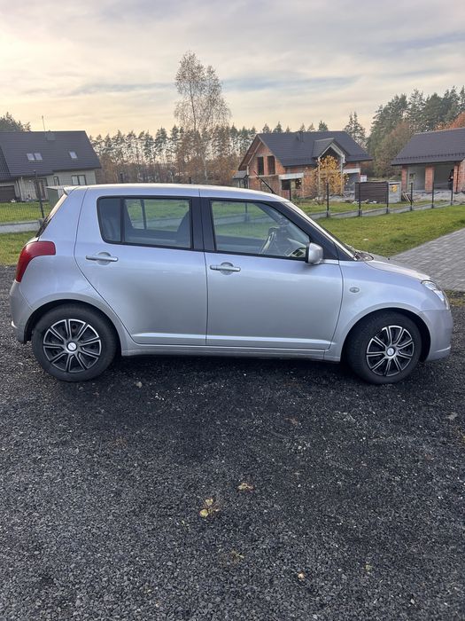 Suzuki Swift 1.3 benzyna 4 drzwi Małopolska