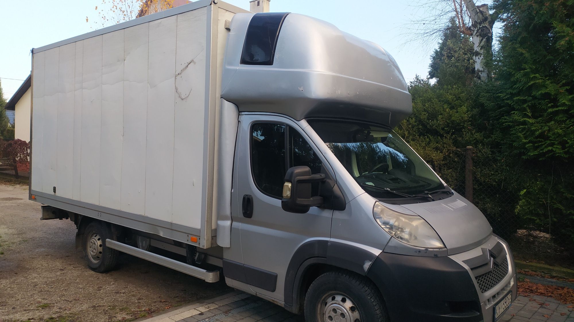 Wypożyczalnia WIELICZKA ,wynajem samochodów busów plandeka ,kontener