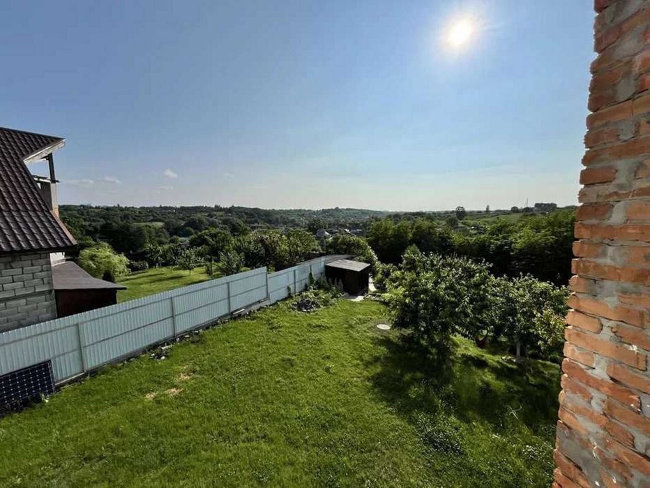 Від власника чудовий будинок. Музичі