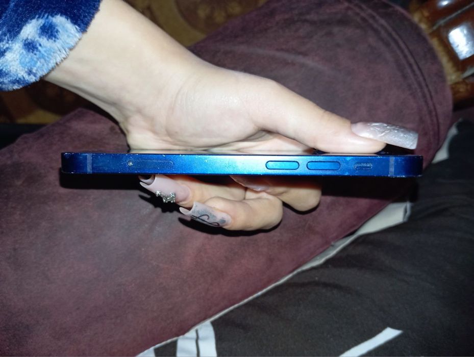 айфон 12 мини.