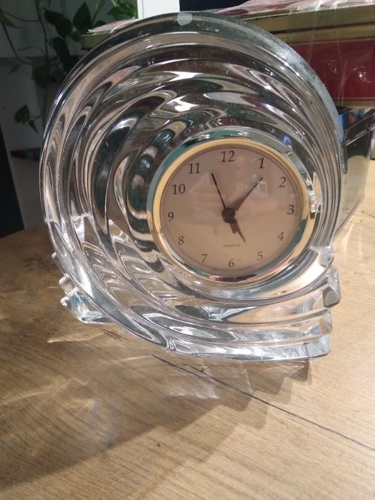 Stary szklany zegarek LGH Quartz