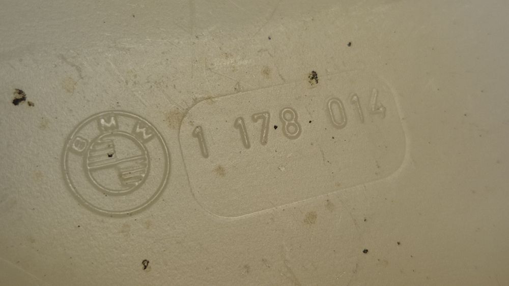 BMW E30 Zbiornik Zbiorniczek Wyrównawczy Baku Paliwa PochłaniaczOparów