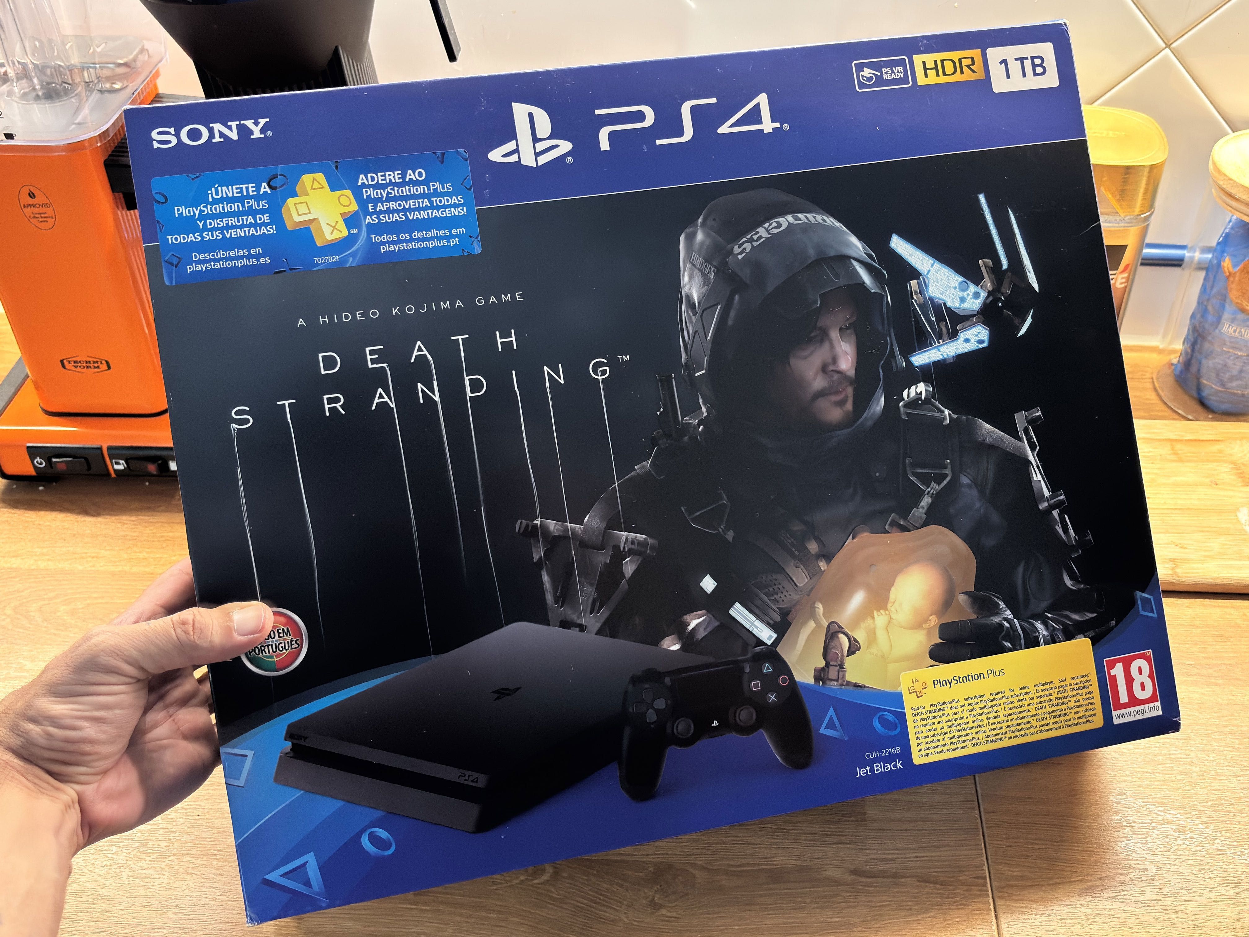 PS4 SLIM 1 TB + 1 comando extra + 1 Jogo
