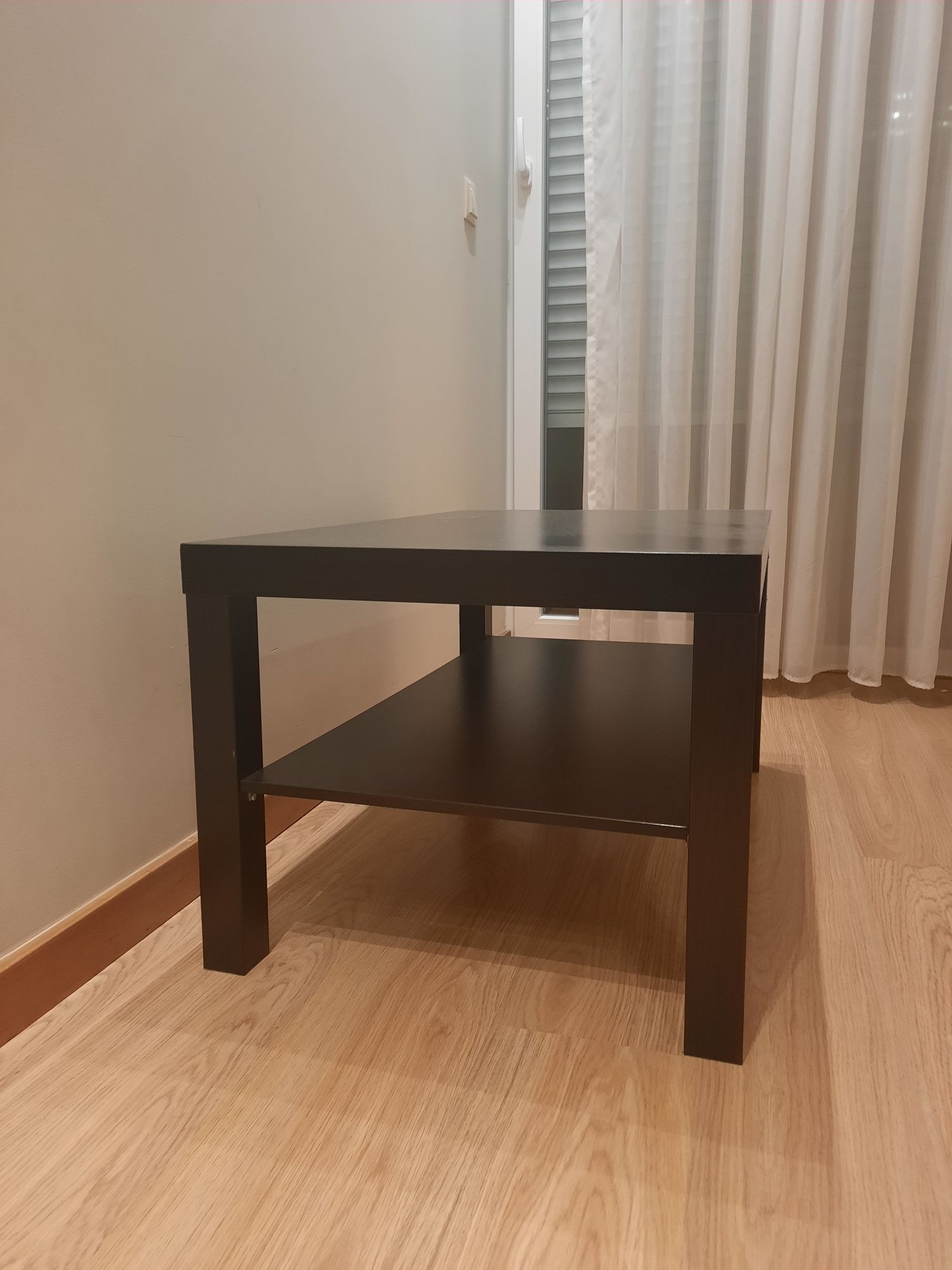 Mesa de TV pouco uso