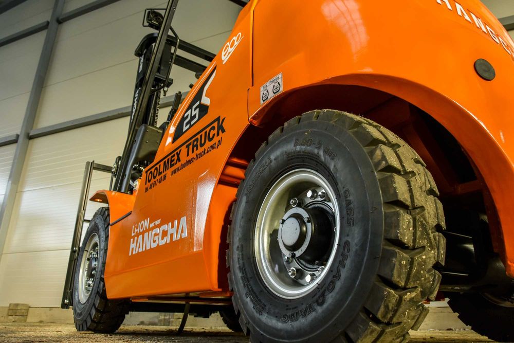 Wózek widłowy elektryk Hangcha CPD25-XEY2-SI