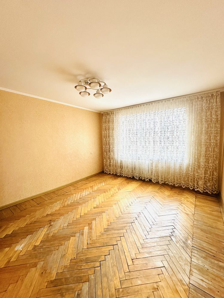 Продаж 3-х кімнатної квартири на Ювілейному