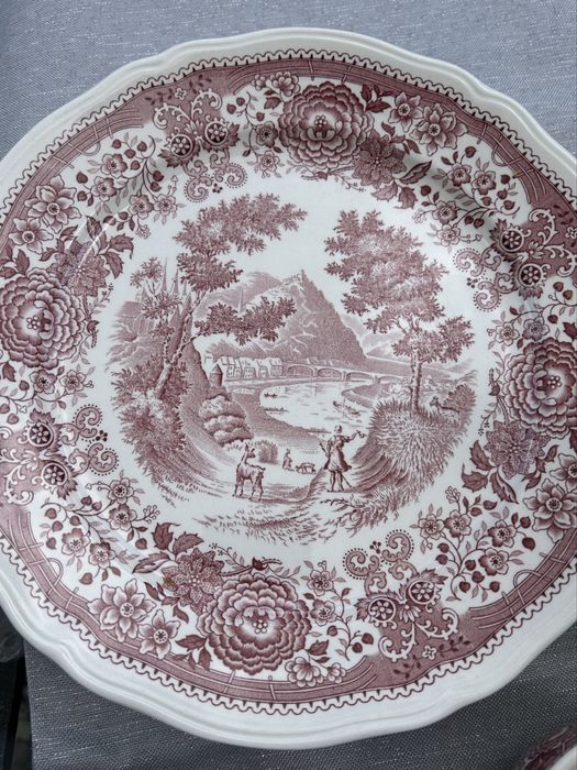 Talerze czerwone niemieckie Burgenland porcelana