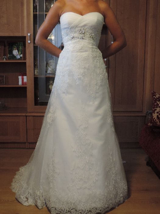 Koronka suknia ślubna – kolor śmietankowy model Whitby/Herms’Bridal