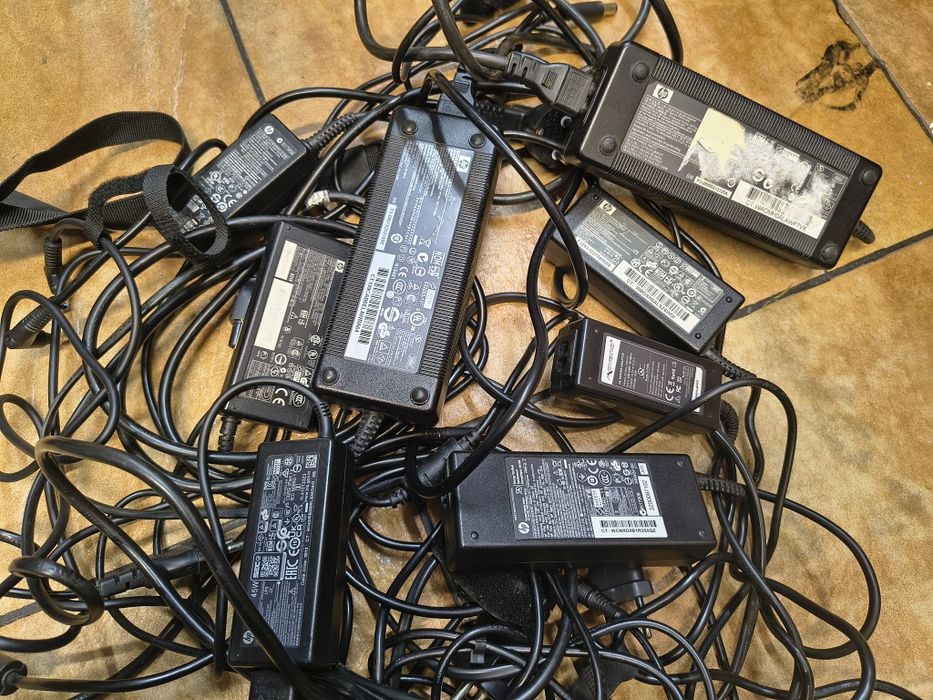 Oryginalne zasilacze do laptopów HP, duży i mały wtyk
