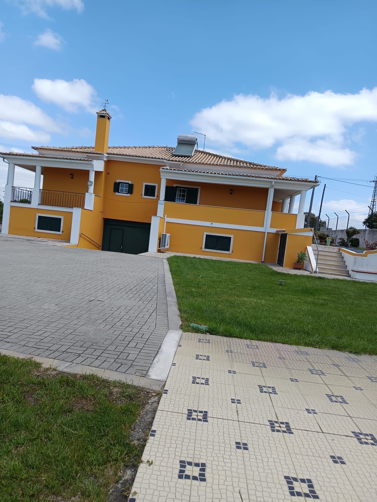 Moradia isolada térrea com terreno de 2125m2