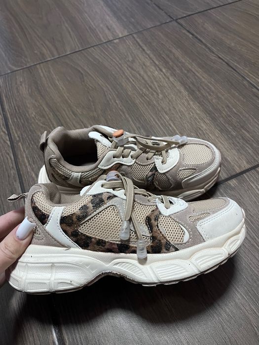 Кросівки Reserved 33