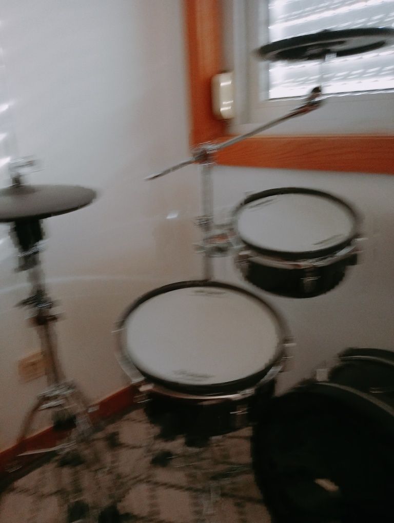 Bateria Roland VAD103 c/ ferragens