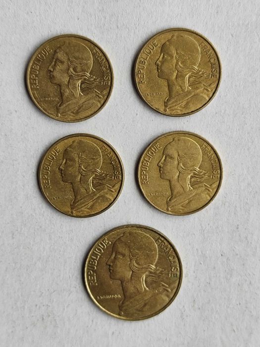 Lote de 16 moedas francesas em excelente estado de conservação