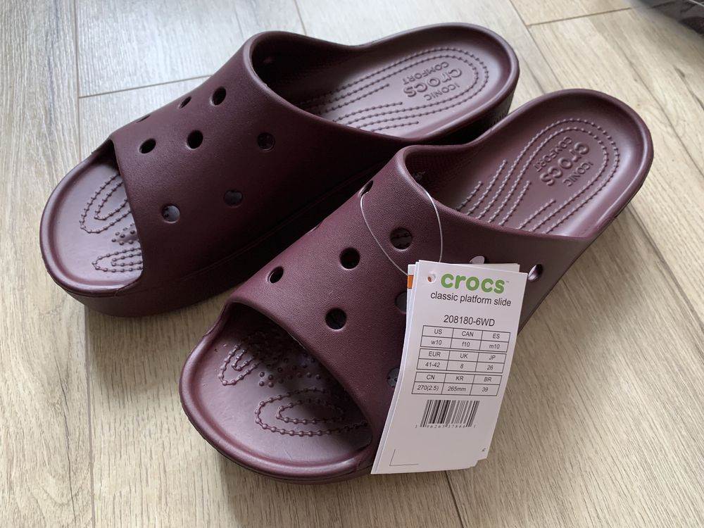 Шльопанці жіночі Crocs