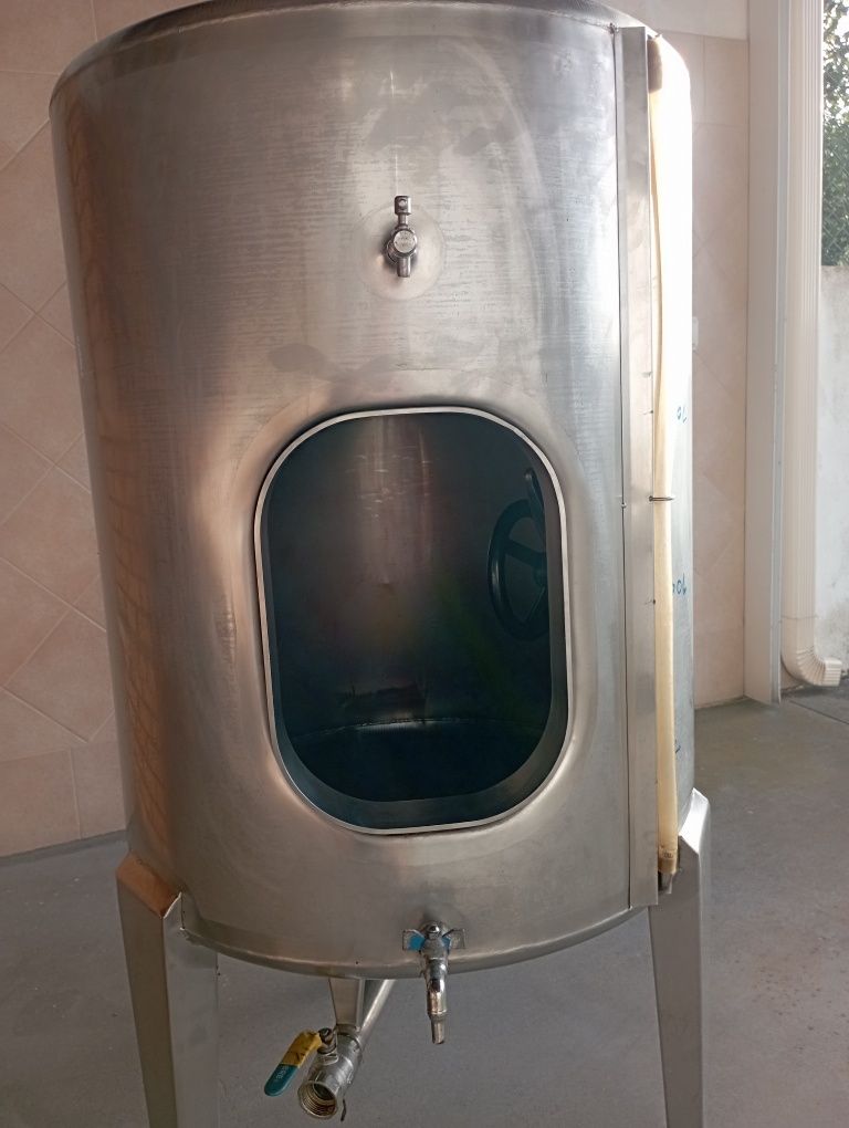 Cuba inox 250 L .