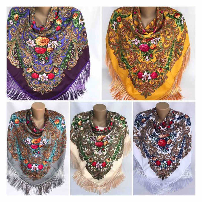 Хустка з українським орнаментом