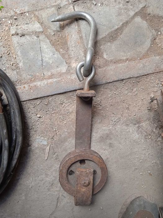 Поліспаст блок вантажний підйомний будівельний з гаком