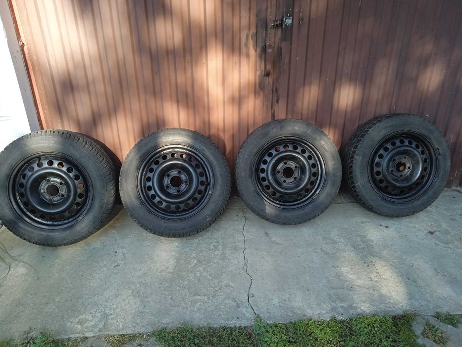 Opony zimowe z felgami stalowymi 185/65/15